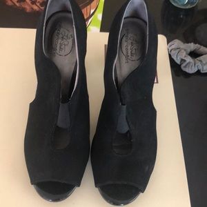 Casual shoes